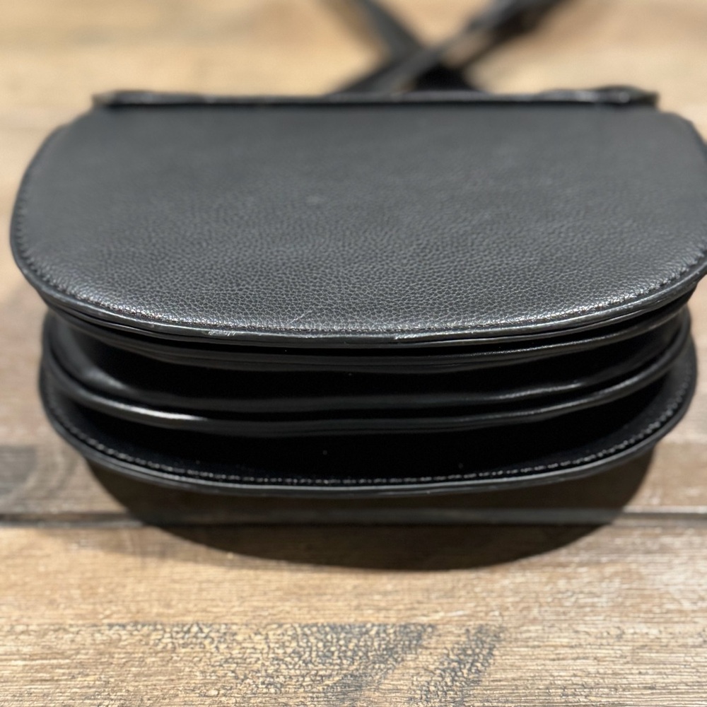 Topshop Quilted Black Saddle Crossbody Bag with Gold Hardware - Picture 7 of 9